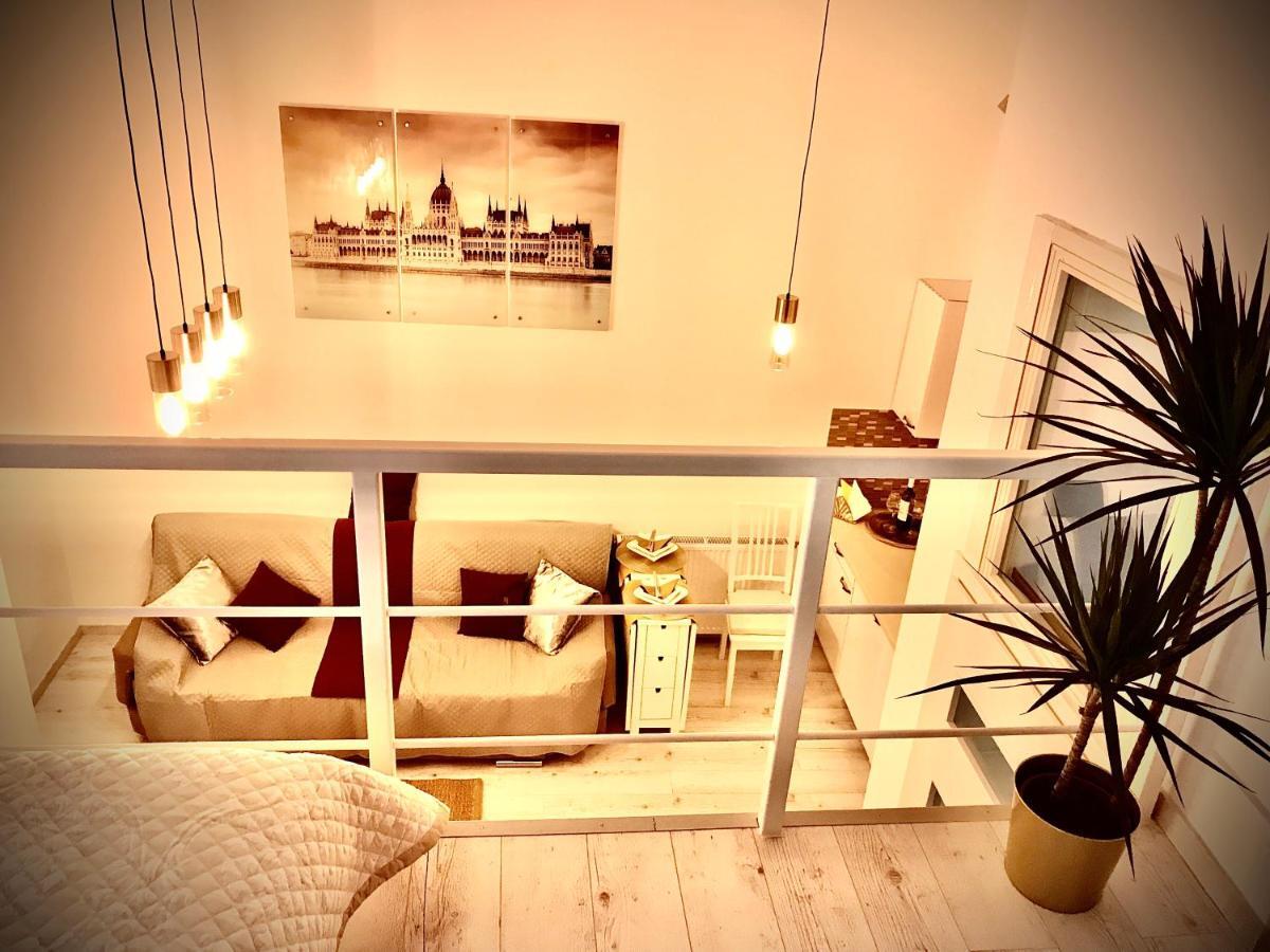 3 Comfortable And Cosy Apartments In Heart Of Budapest Near Basilica — Photos 1